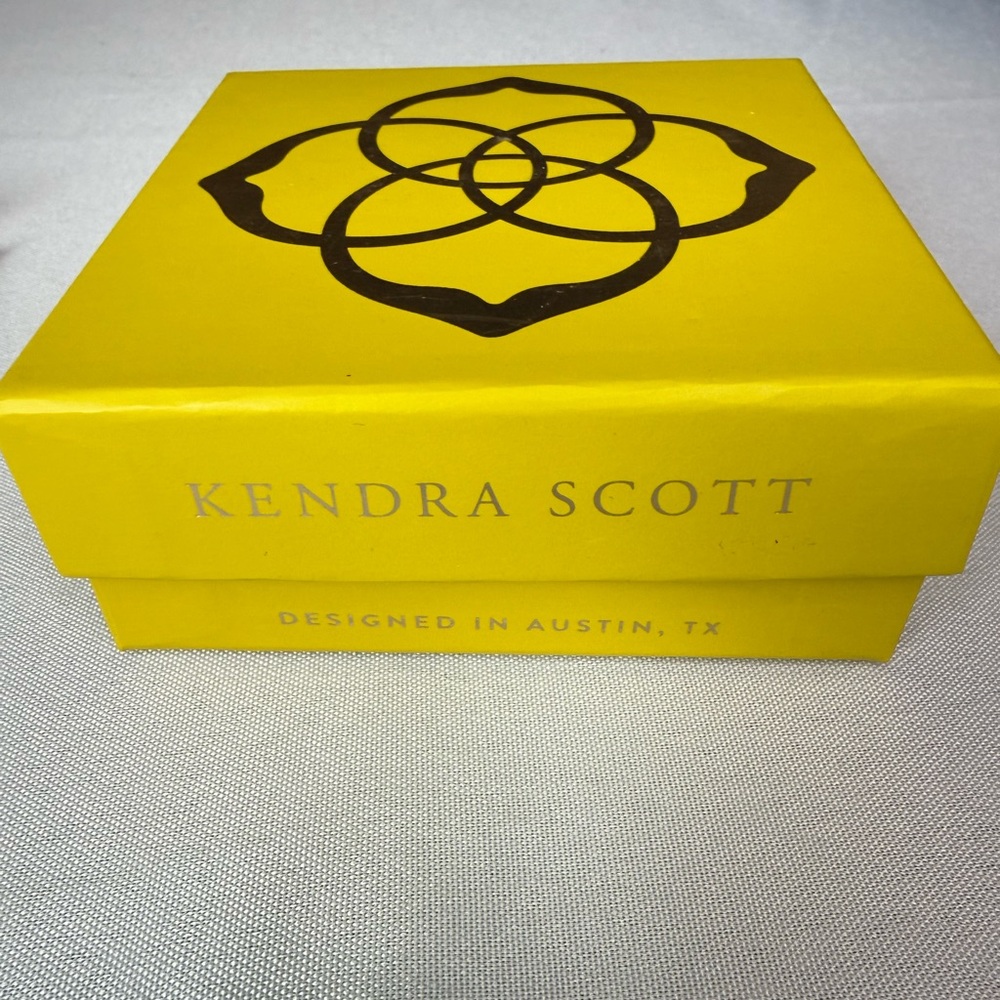 Kendra Scott Gold Necklace w/ Colored Stone Accented Crystal Frame “Eva Framed” - Picture 6 of 7